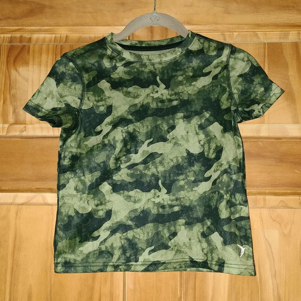 5/$20 Boys Old Navy Active Go-Dry Green Camo Short Sleeve T Shirt